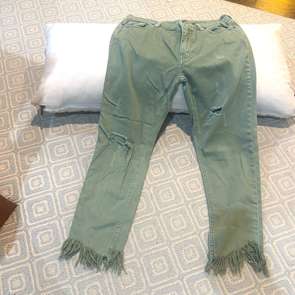 Free People Olive green cropped, fringe lightweight jeans. Size 25